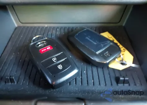 2024 Toyota Prius Prime Se z USA, uszkodzony, nr VIN JTDACACU9R3024857